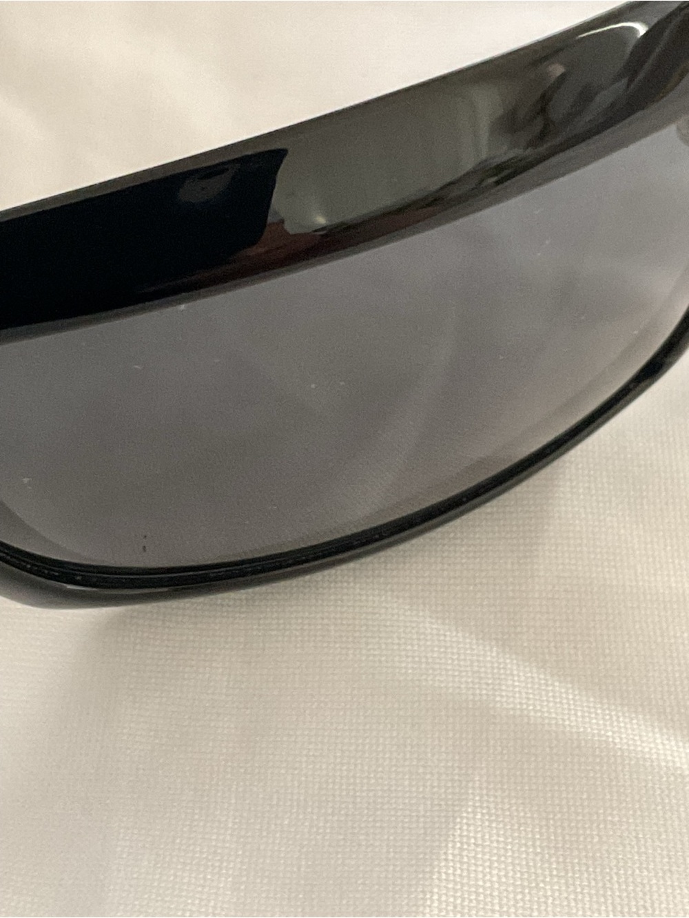 CHANEL Glossy Black Oversized Sunglasses with Quilted Case - Picture 13 of 14